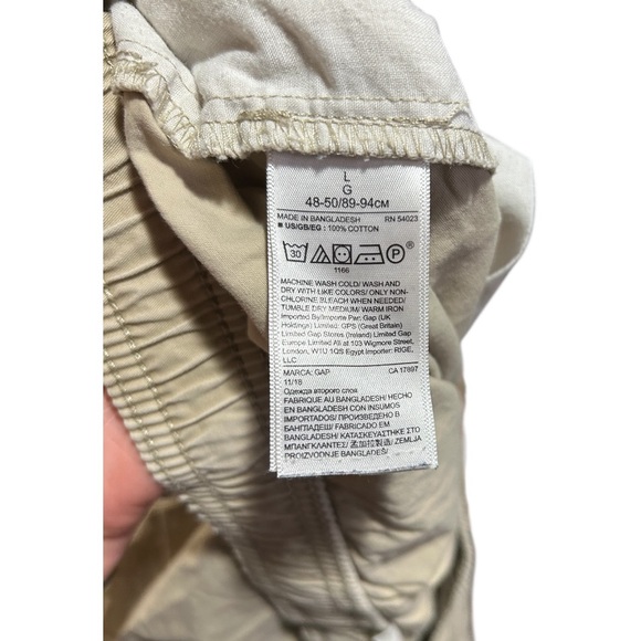 GAP Men's Tan Cargo Shorts - Picture 4 of 4